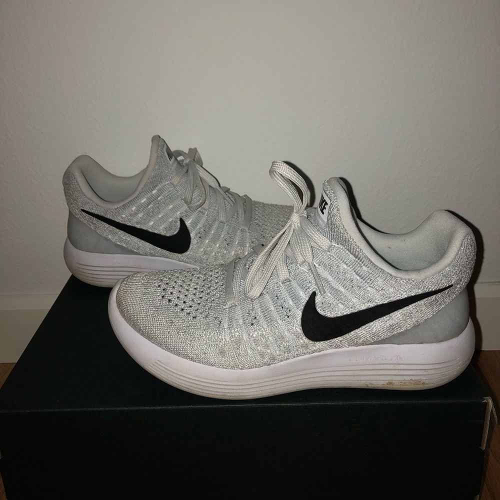 Light grey Nike women’s running shoes size 6